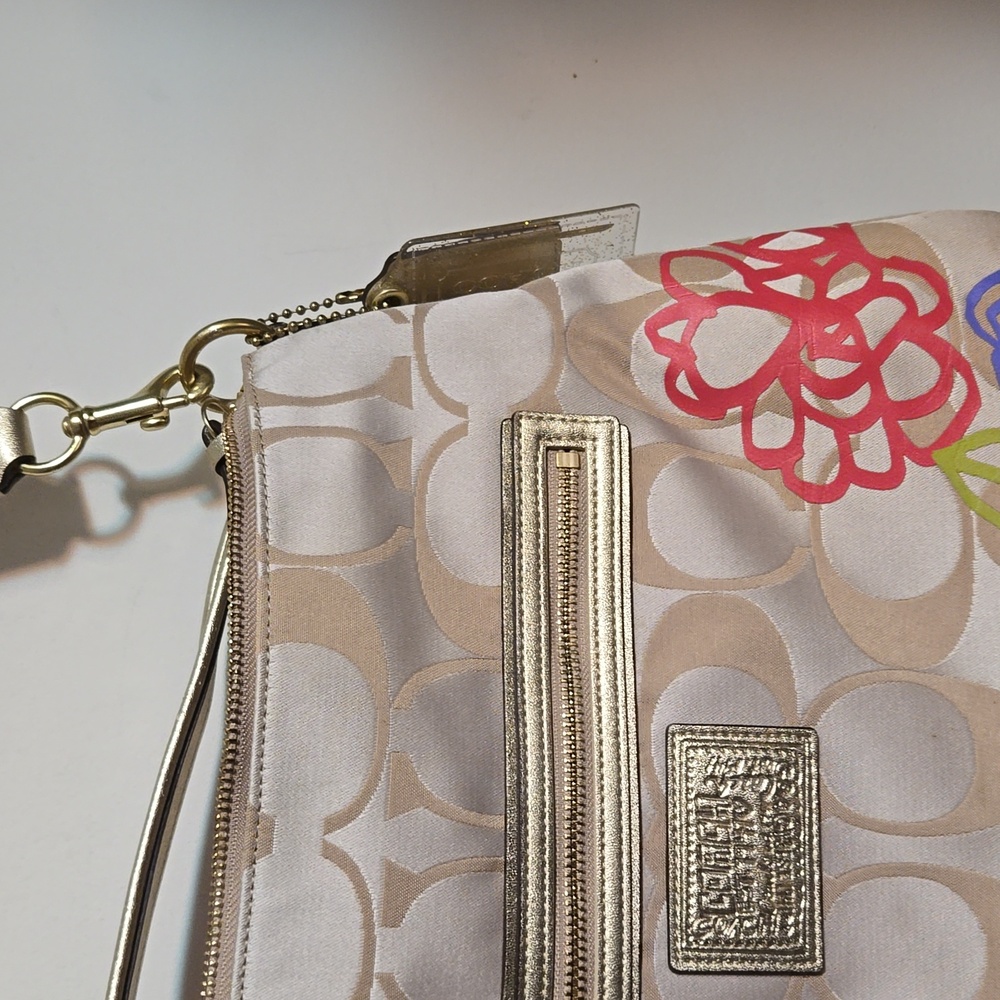 Coach Handbag - Picture 4 of 16